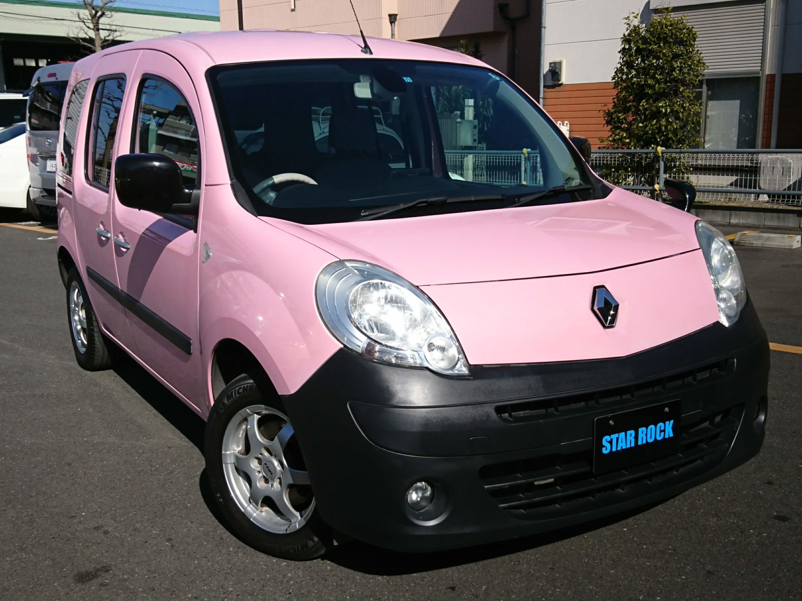 限定30台！ローズピンクご納車！ | カングー中古車専門店 スターロック